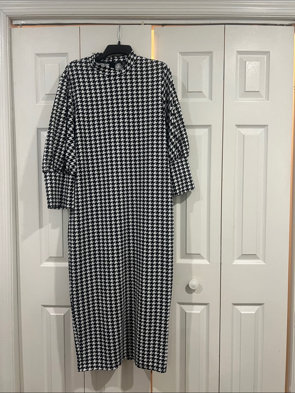 SHEIN Black and White Houndstooth Long Sleeve Midi Dress